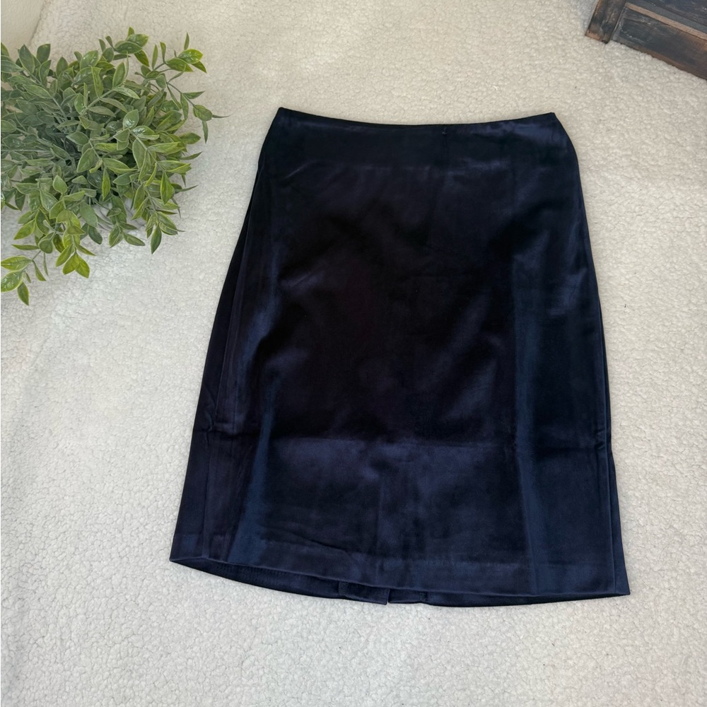 Choosy navy blue velvet mini skirt
